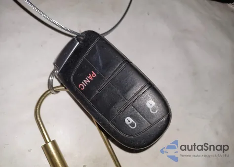 2016 Chrysler 300 Limited z USA, uszkodzony, nr VIN 2C3CCAAG4GH181362